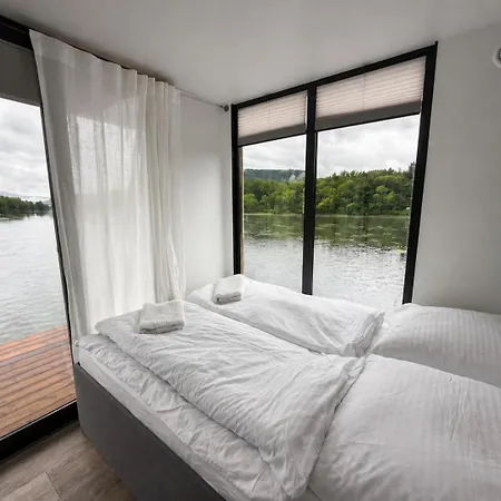 Burgflotte Modern 1 - Design-hausboot Mit Dachterrasse, Ideal Fuer Paare Und Botel